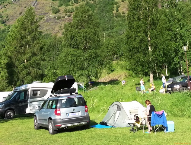 yeti camping norvege ssplaque.jpg